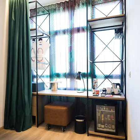 Axel - Adults Only מלון 4*